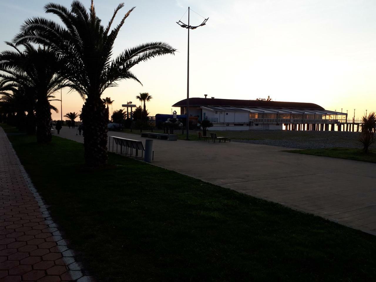 Apartment Lia Μπατούμι Εξωτερικό φωτογραφία